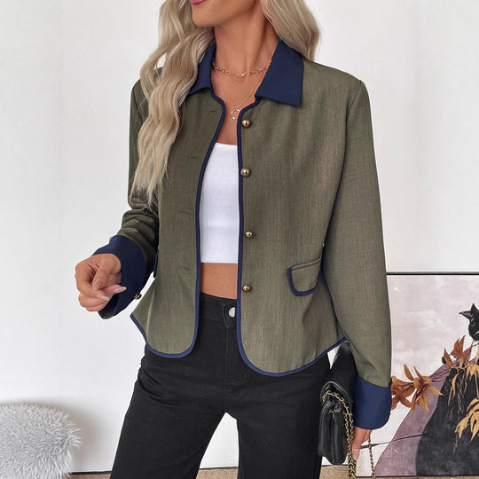 Damen Kurzblazer mit Kontrastpaspel, Umlegekragen und Zierknöpfen Nord Taschen