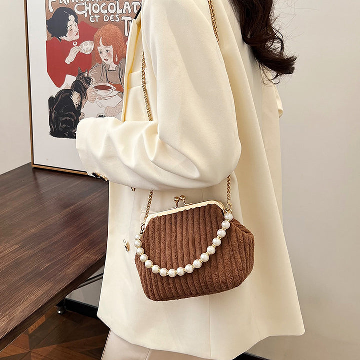 Damen elegante Clutch mit Perlenkette Nord Taschen