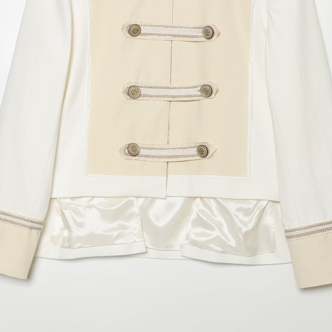 Damen Militärisch inspirierte Kurzjacke mit Zierknopfleiste Nord Taschen