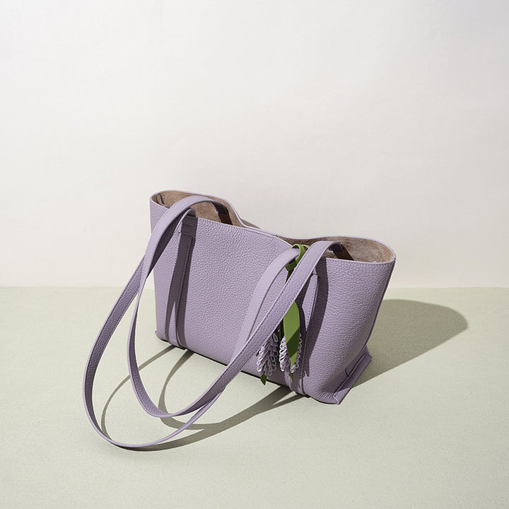 Damen stilvolle Tote-Bag mit floralem Anhänger Nord Taschen