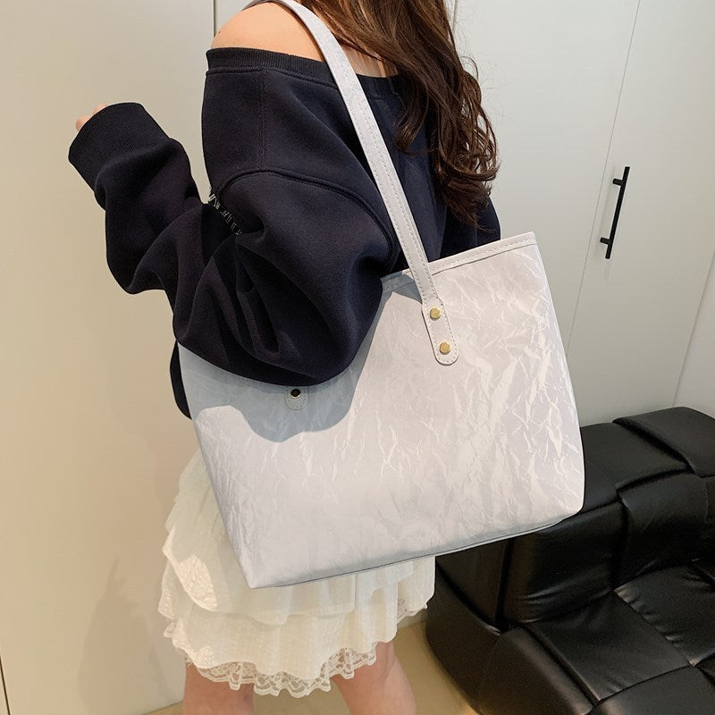 Damen elegante Tragetasche mit strukturiertem Design und modischen Akzenten Nord Taschen