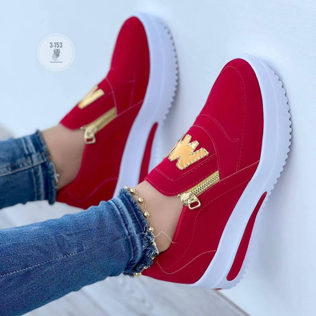 Damen Slip‑On Plateau‑Sneaker im Mokassin‑Look mit goldener Zipper‑Applikation Nord Taschen