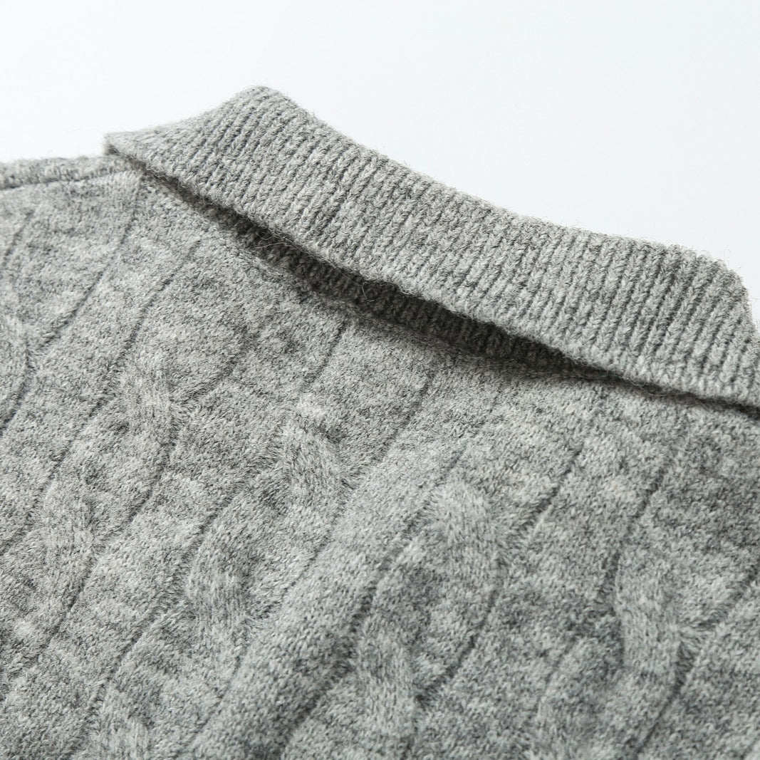Damen Grobgestrickter Zopfmuster-Pullover mit offenem Polokragen und V‑Ausschnitt Nord Taschen