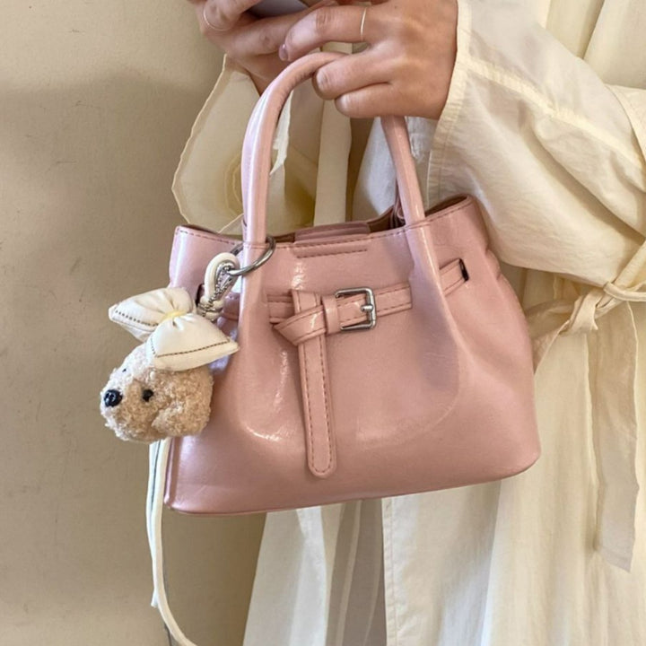 Damen praktische Handtasche mit verspieltem Tieranhänger Nord Taschen