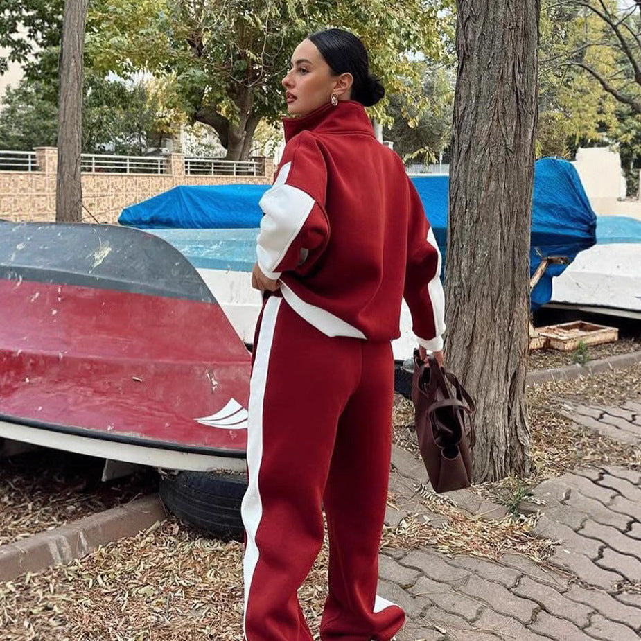 Damen athletisches Zweiteiler-Set aus strukturiertem Sweatstoff mit gekürzter Reißverschlussjacke und hochgeschnittener Jogginghose mit weitem Beinverlauf Nord Taschen