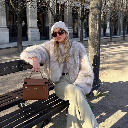 Damen Kurzjacke aus luxuriösem Hochflor‑Faux‑Fur mit kastiger Silhouette und voluminösen Ärmeln Nord Taschen