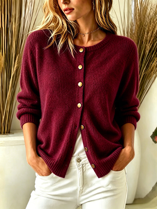 Damen Kuscheliger Strickcardigan mit Rundhalsausschnitt und goldenen Zierknöpfen Nord Taschen