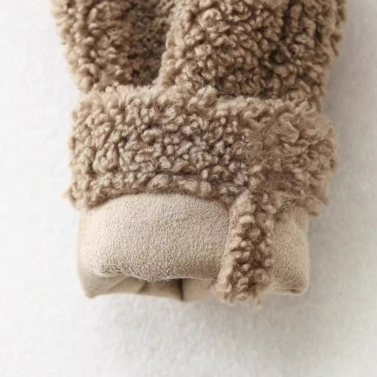 Damen Kurze Teddyjacke im Schaffell-Look mit weitem Kragen und Pattentaschen Nord Taschen