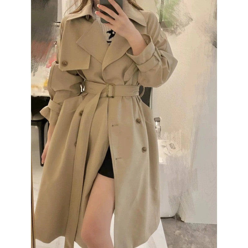 Damen Eleganter Midi-Trenchcoat mit Oversize-Schulterklappe, gerafften Ärmeln und taillierendem Bindegürtel Nord Taschen