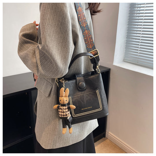 Damen Handtasche im modernen Minimalismus-Stil mit praktischer Außentasche | Nord Taschen