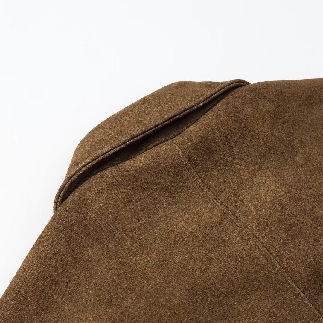 Damen kurz geschnittene Veloursleder‑Optik Jacke mit Hemdkragen und Knopfleiste Nord Taschen