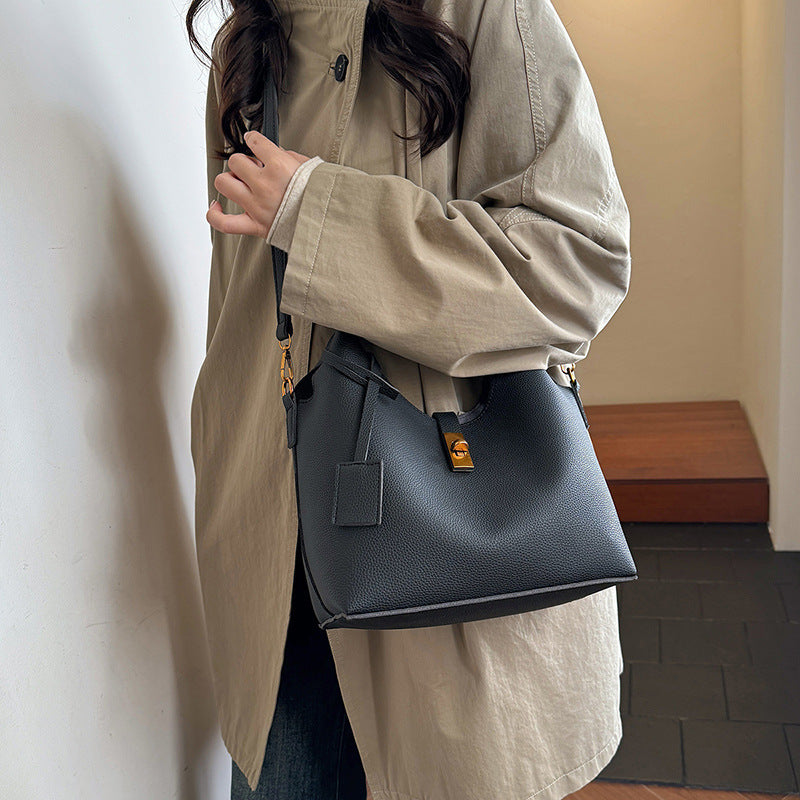 Damen elegante Hobo-Tasche mit abnehmbarem Kosmetiktäschchen Nord Taschen