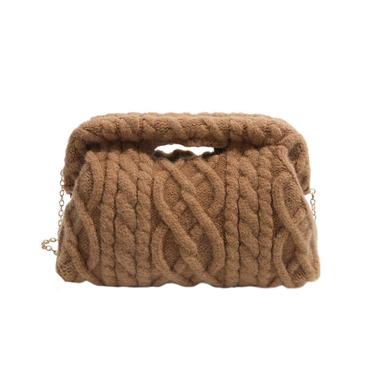 Damen Umhängetasche mit einem strukturierten, weichen Obermaterial und eleganter Kettenverzierung Nord Taschen
