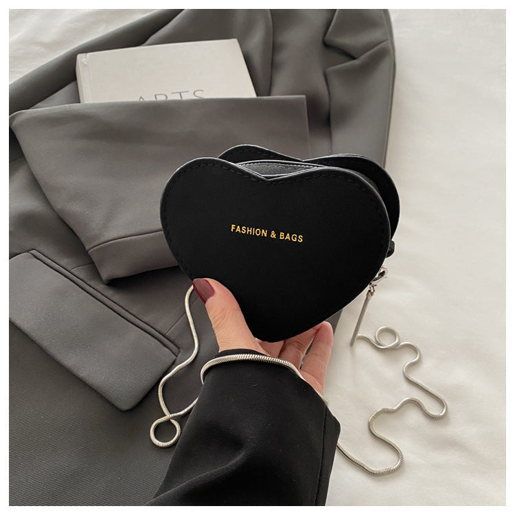 Damen Herzförmige Umhängetasche aus Vegan-Leder Nord Taschen