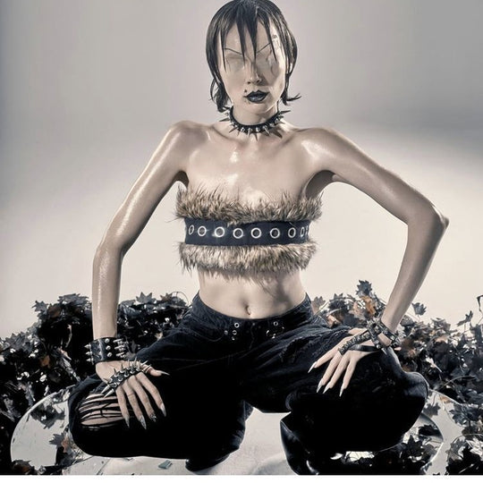 Damen Cropped Bandeau-Top mit Kunstfellbesatz, Ösenlederband und Gothic‑Punk‑Details Nord Taschen