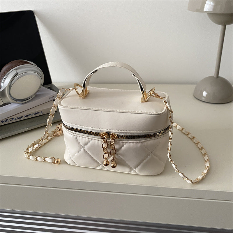 Damen elegante Henkeltasche mit glänzendem Kettenverschluss Nord Taschen