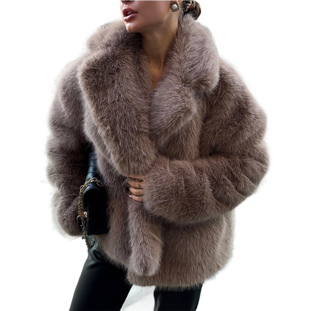 Damen Luxuriöse kurze Kunstpelzjacke mit breitem Schalkragen Nord Taschen