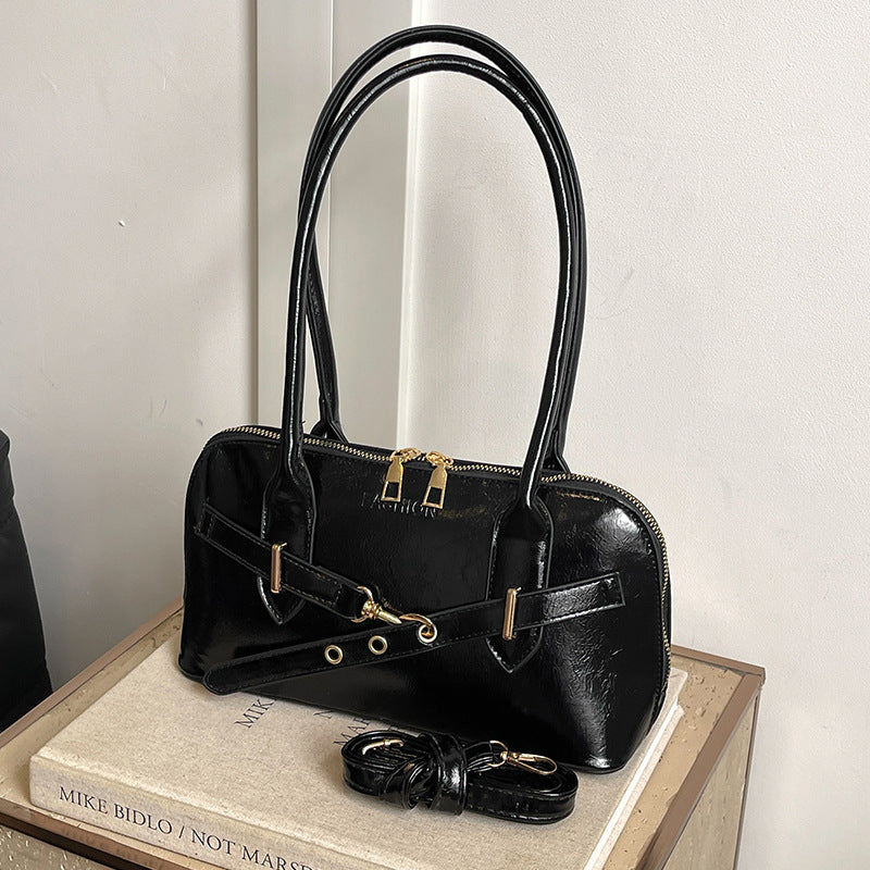 Damen Handtasche mit elegantem Hochglanzfinish und praktischen Tragegriffen Nord Taschen