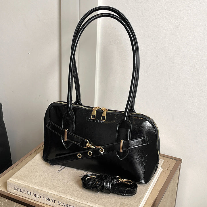 Damen Handtasche mit elegantem Hochglanzfinish und praktischen Tragegriffen Nord Taschen