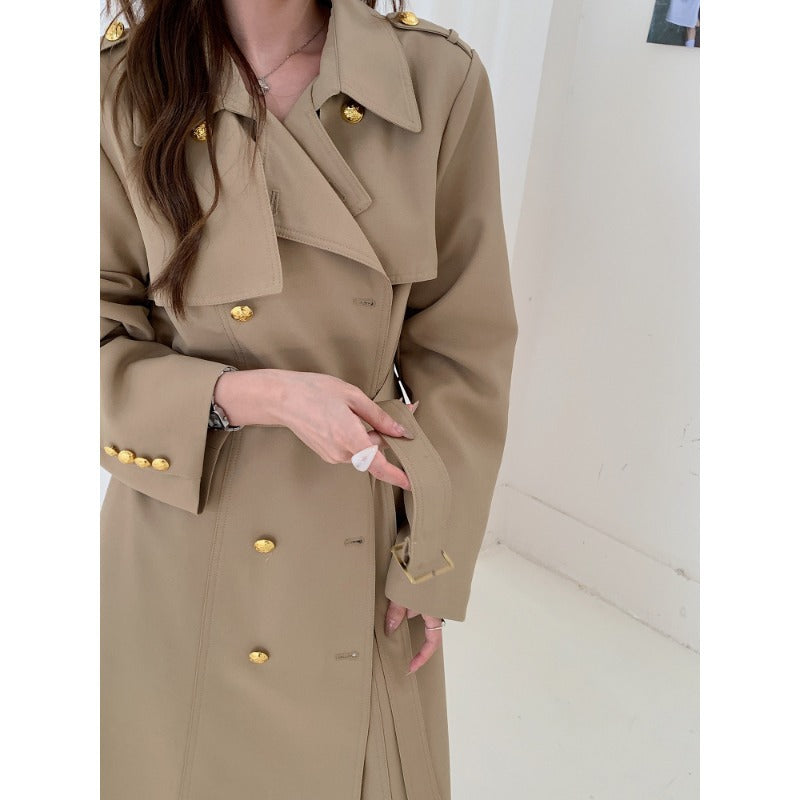 Damen Taillierter Trenchcoat mit Bindegürtel und goldenen Knopfdetails Nord Taschen