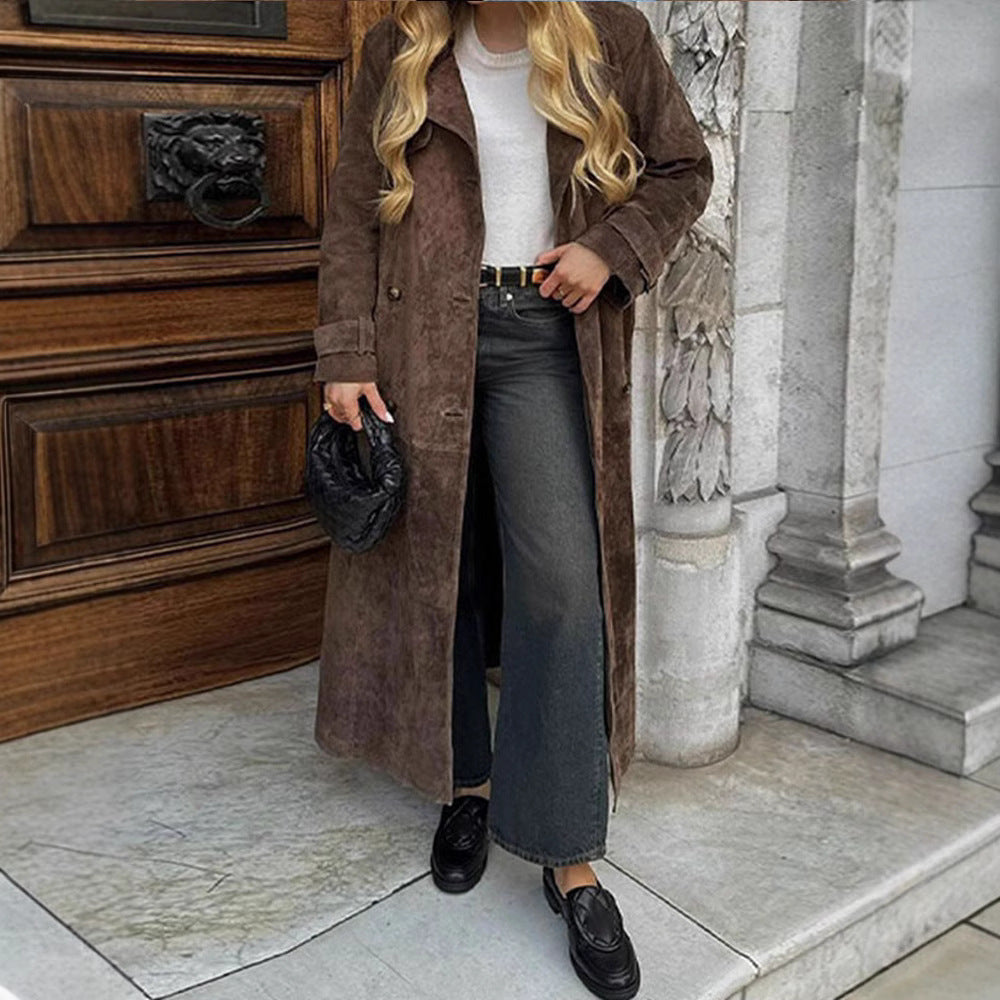 Damen Langer Doppelreihiger Trenchcoat aus Veloursleder-Optik mit Taillengürtel Nord Taschen