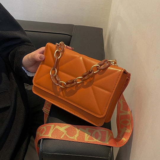 Damen Umhängetasche mit modischem Kettendesign Nord Taschen