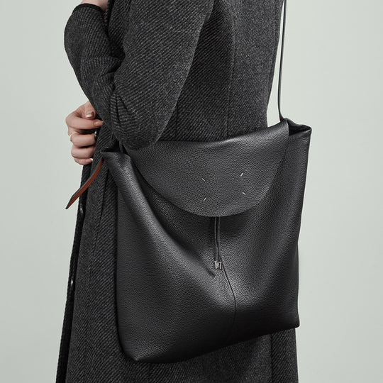 Damen Hobo-Tasche aus weichem, strukturiertem Leder mit abnehmbarem Kosmetiktäschchen Nord Taschen