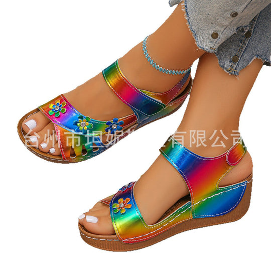 Damen Wedge-Sandalen mit floralem Akzent und komfortabler Fußbettung