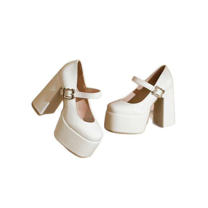 Damen Plateau-Pumps mit Rundschnürung und eleganter Schnalle
