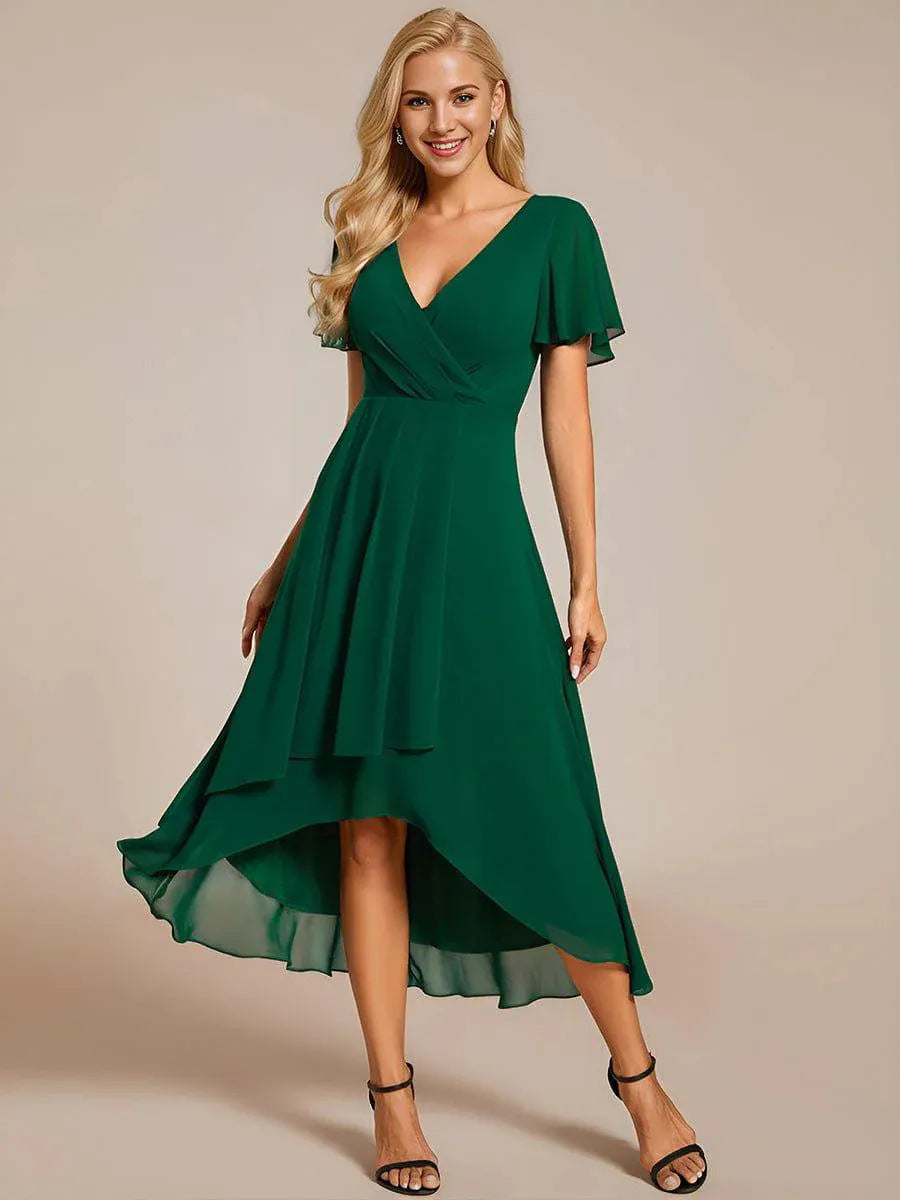 Damen elegantes Midikleid mit fließendem Stoff und asymmetrischen Ärmeln