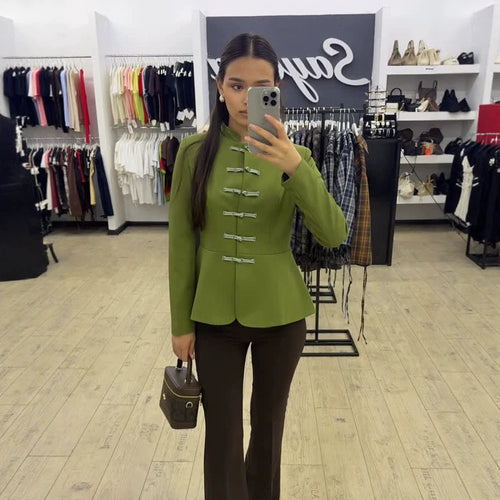 Damen Taillierte Militärinspirierte Jacke mit Stehkragen, Kordelverschlüssen und Schößchen Nord Taschen
