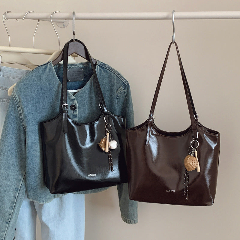 Damen Tote-Tasche mit elegantem, geschwungenem Design und praktischen Tragegriffen Nord Taschen