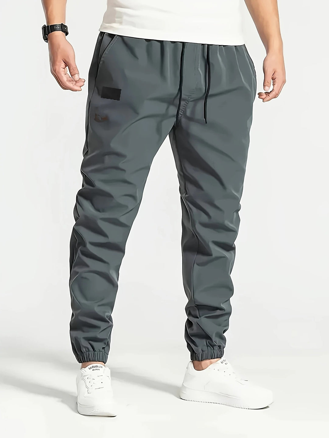Herren Slim‑Tapered Tech‑Joggerhose mit Tunnelzugbund, elastischen Knöchelbündchen und funktionalen Seitentaschen Nord Taschen