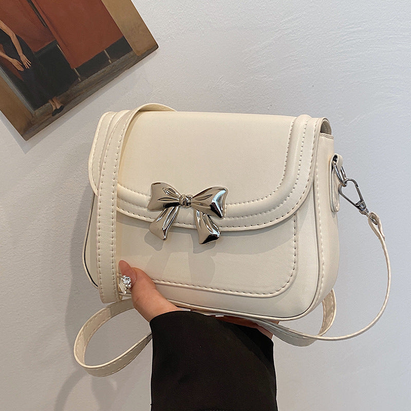 Damen Umhängetasche mit elegantem Knotenverschluss und praktischen Fächern Nord Taschen