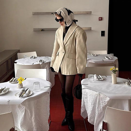 Damen Taillierter Kunstlederblazer mit Wiener Nähten und strukturierter Schulter Nord Taschen