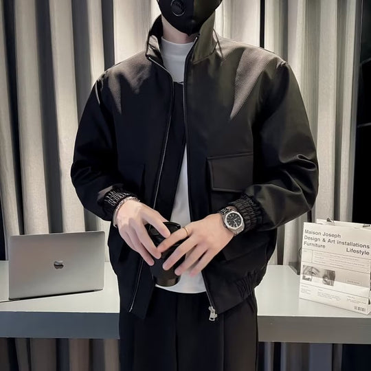 Herren Leichte Tech-Bomberjacke mit Stehkragen, großer Klappbrusttasche und elastischem Saum Nord Taschen
