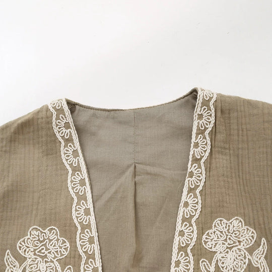 Damen Ärmellose Leinenweste mit floraler Reliefstickerei und offener Front Nord Taschen