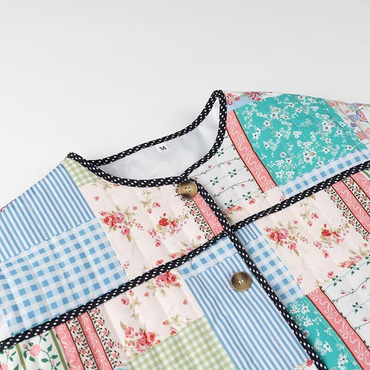 Damen gesteppte Patchwork-Quiltjacke mit Rundhalsausschnitt, Zierborte und Frontknöpfen Nord Taschen