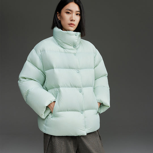 Damen Kurz geschnittene gesteppte Daunenjacke mit hohem Stehkragen, Boxy-Silhouette und Druckknöpfen Nord Taschen