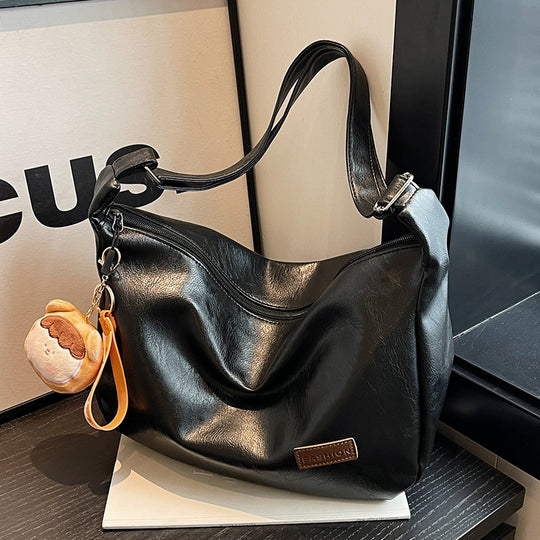 Damen Umhängetasche mit weichem Kunstleder und zeitgenössischem Design Nord Taschen