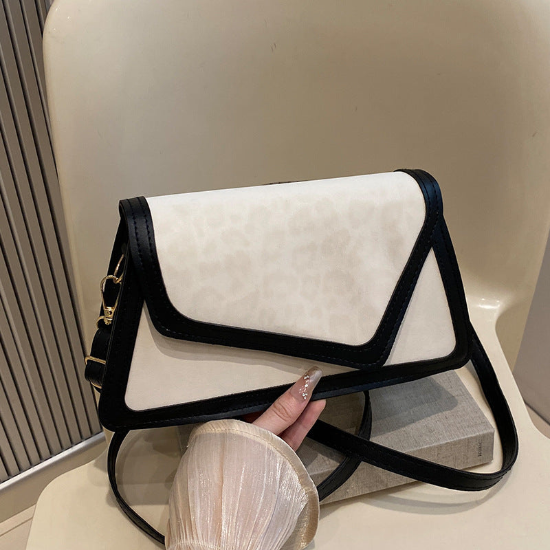 Damen Umhängetasche mit elegantem Leo-Design Nord Taschen