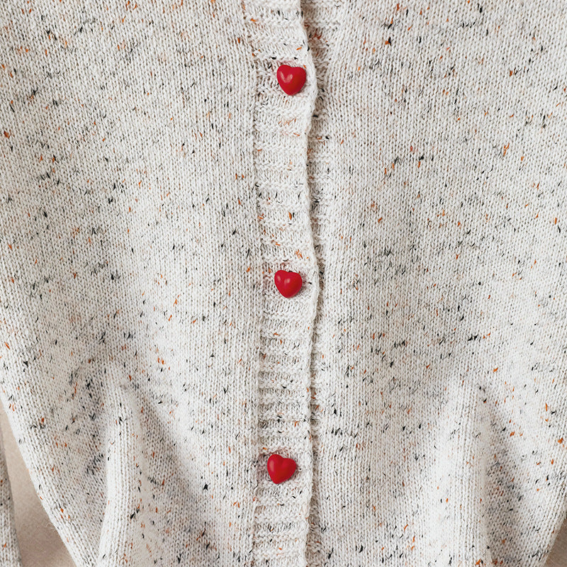 Damen Gesprenkelte Strickjacke mit Kontrastkanten und Herzknöpfen Nord Taschen