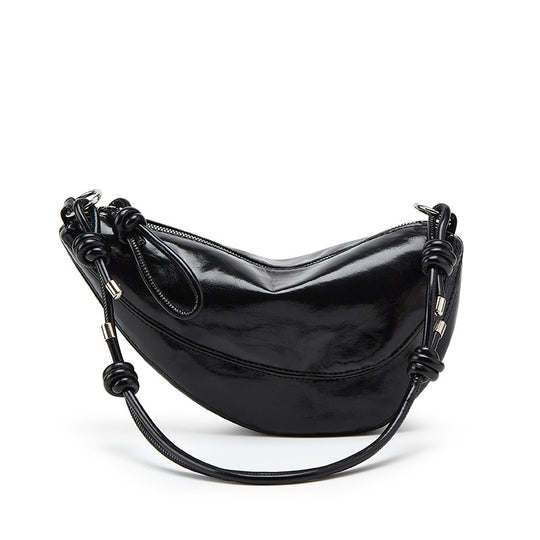 Damen Hobo-Tasche mit geschmeidiger Oberfläche und goldenen Verzierungen Nord Taschen