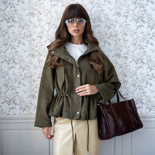 Damen Kurzblouson aus Veloursleder-Optik mit Kapuze, Tunnelzug‑Taillierung und Pattentaschen Nord Taschen
