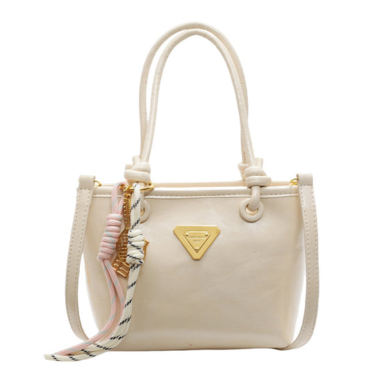 Damen Mini-Handtasche mit edlen Details und praktischem Umhängeriemen | Nord Taschen