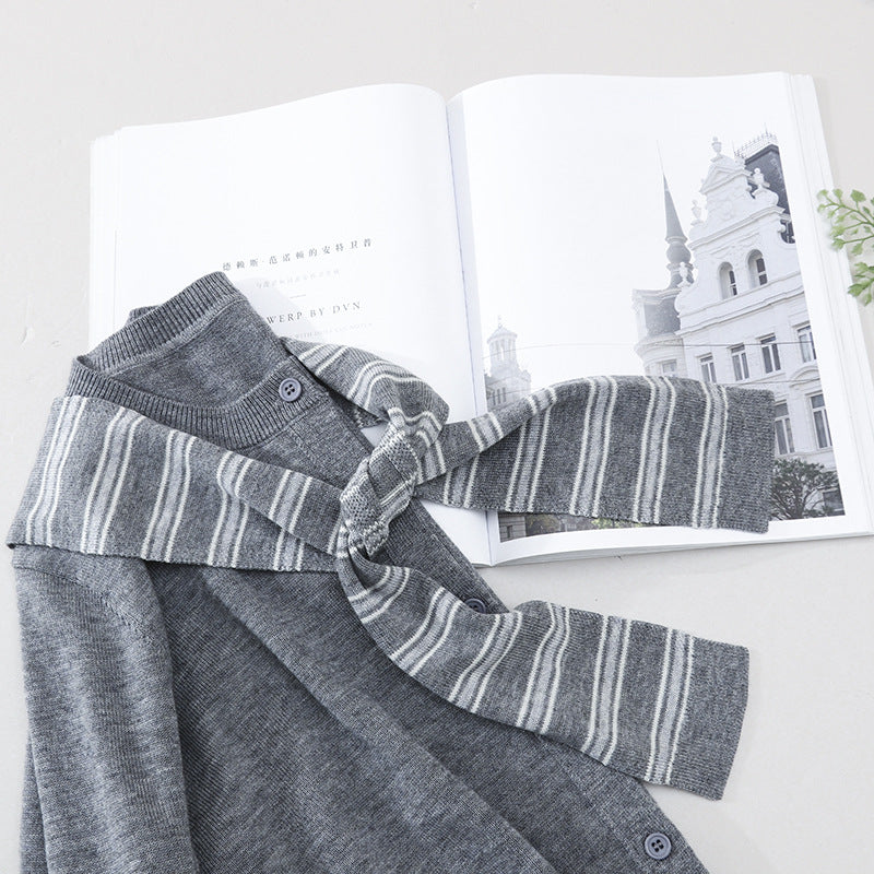 Damen Feiner Button-Cardigan mit maritimem Schultertuch-Detail aus leichtem Feinstrick Nord Taschen