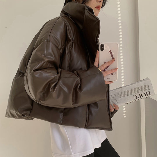 Damen Gepolsterte Kurze Kunstleder-Steppjacke mit Stehkragen Nord Taschen