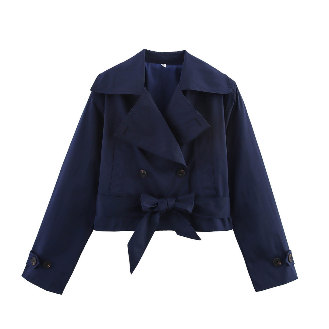 Damen Cropped Trenchjacke mit breitem Revers, Taillengürtel und Doppelknopfreihe Nord Taschen