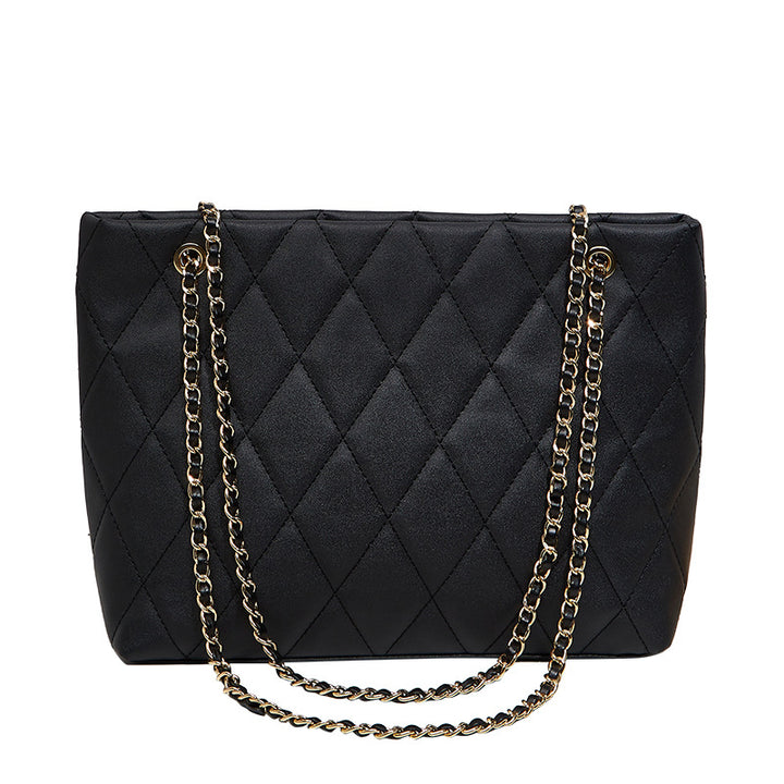 Damen Einkaufstasche mit eleganter Steppung und goldfarbener Kette Nord Taschen