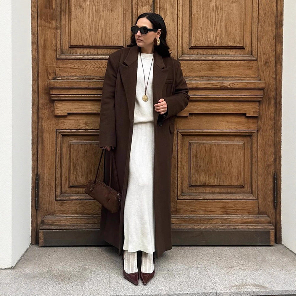 Damen Langmantel mit geradem Schnitt, kaschierendem Oversize-Revers und Eingrifftaschen Nord Taschen